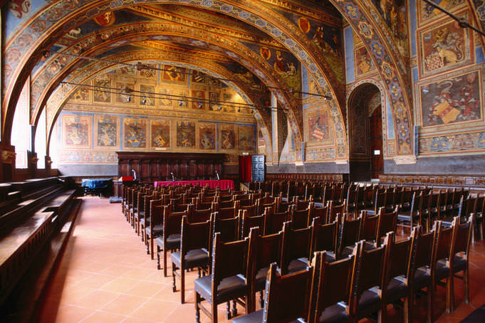 Perugia_-_Palazzo_dei_Priori (2)