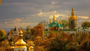 Kiev-Pechersk-Lavra_Picturesque-location_5343