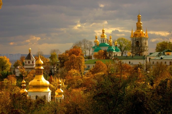 Kiev-Pechersk-Lavra_Picturesque-location_5343
