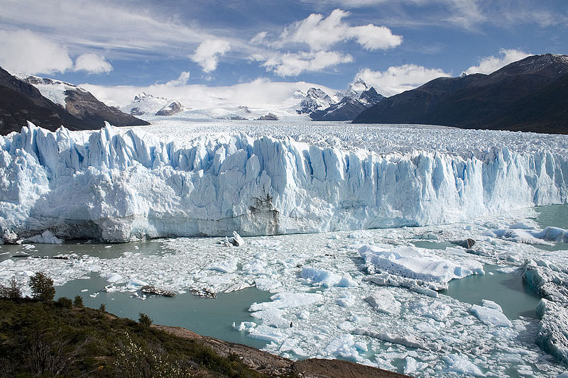 800px-Perito_Moreno_Glacier_Patagonia_Argentina_Luca_Galuzzi_2005