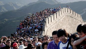 great-wall-lots-of-people